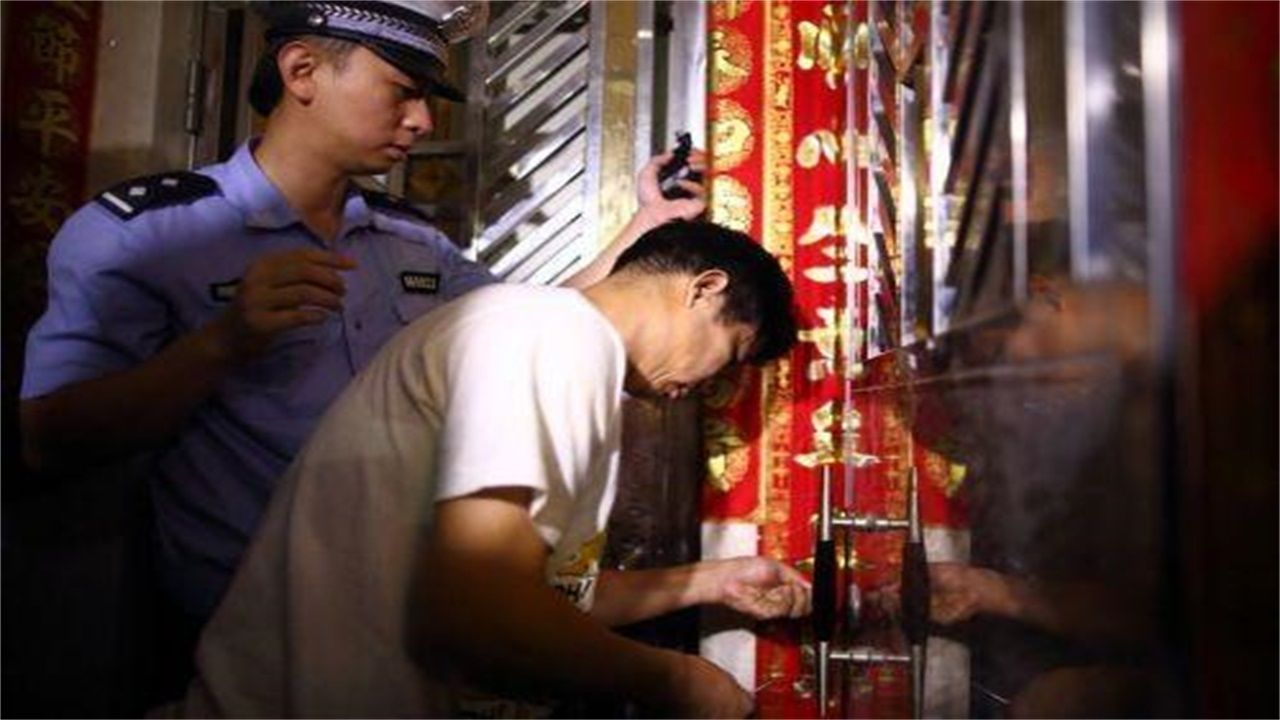 太原请开锁师傅开了锁后，师傅为什么一般都不进门，就算主人请也不进去？